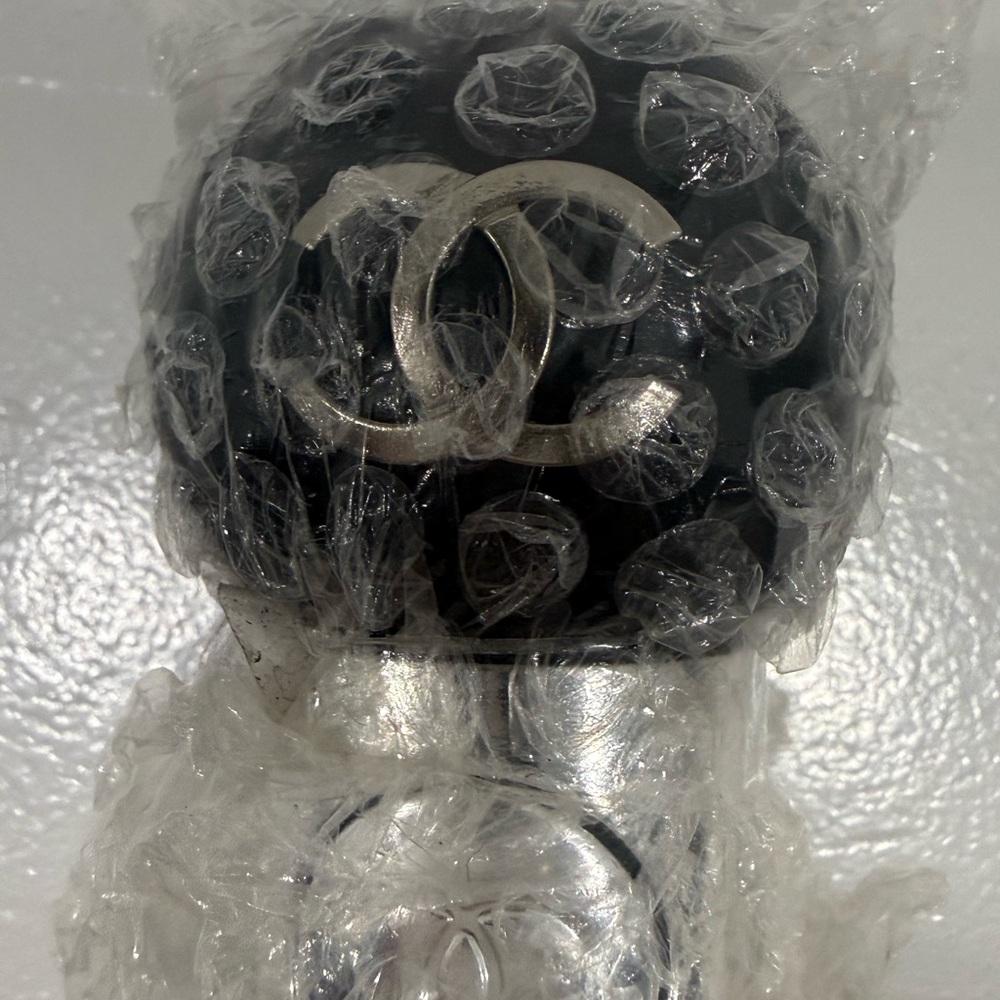 Chic White Umbrella With Interlocking Logo Accent - image 5